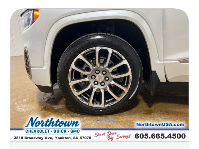 2023 GMC Acadia Denali