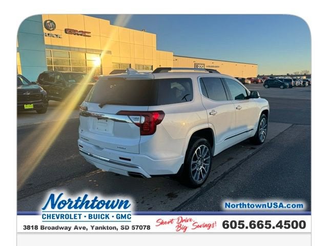 2023 GMC Acadia Denali