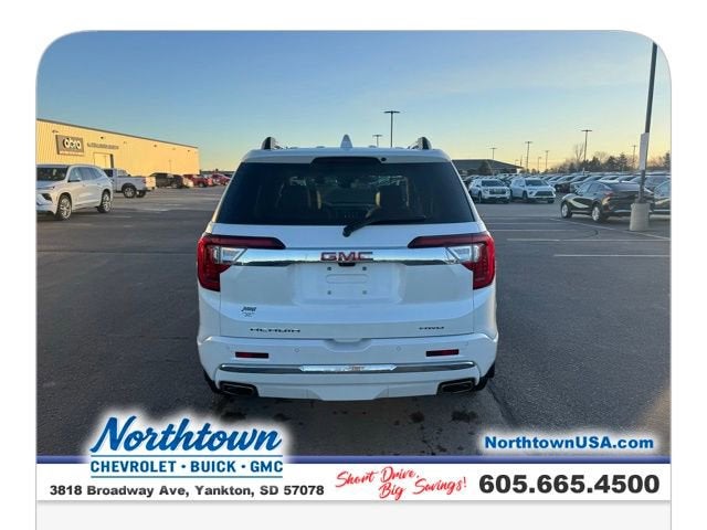 2023 GMC Acadia Denali