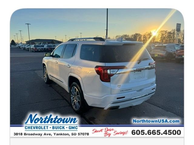 2023 GMC Acadia Denali