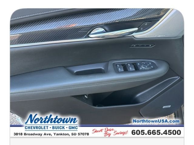 2024 Cadillac XT6 Sport