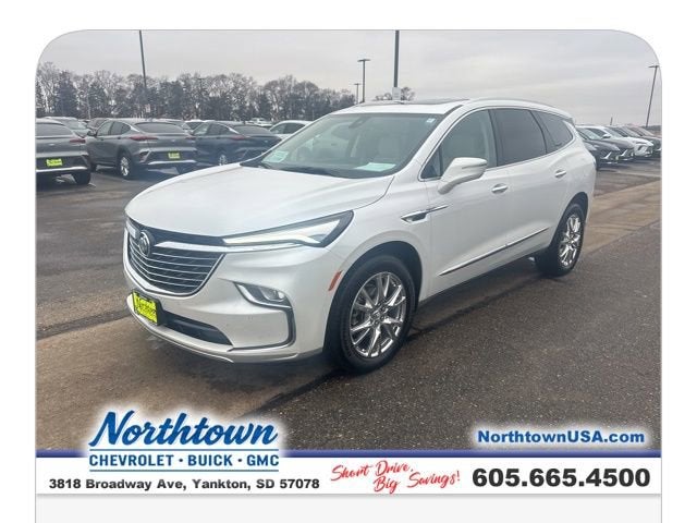 2023 Buick Enclave Essence