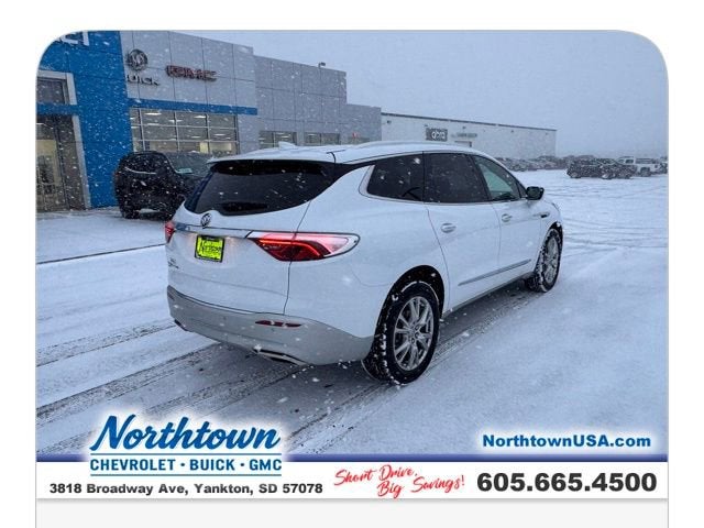 2023 Buick Enclave Essence