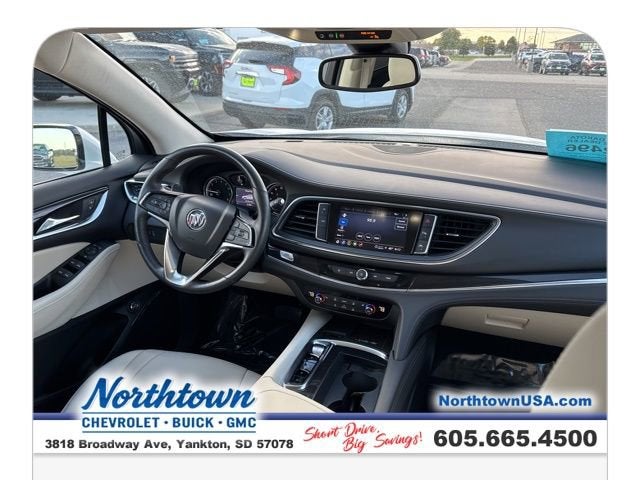 2023 Buick Enclave Essence