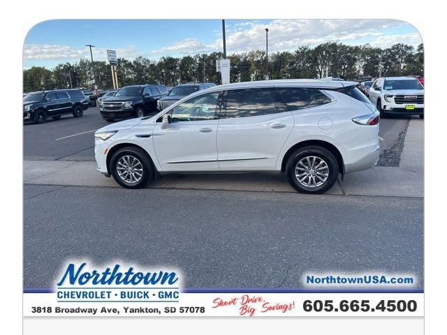 2023 Buick Enclave Essence