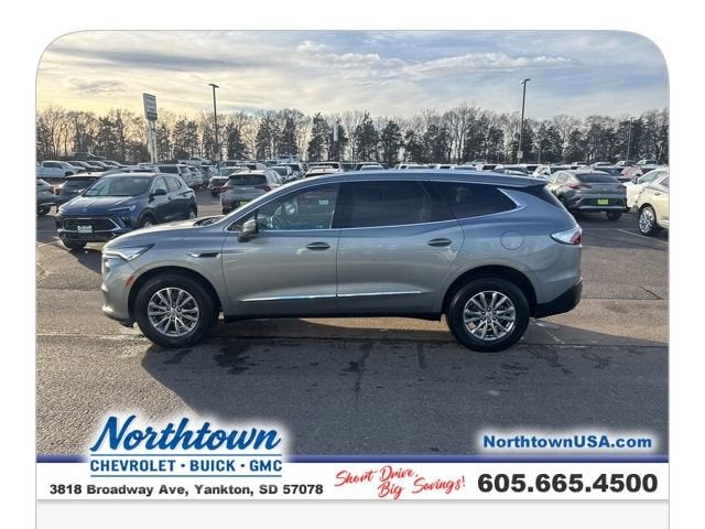 2023 Buick Enclave Essence