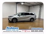 2025 Toyota Sienna LE