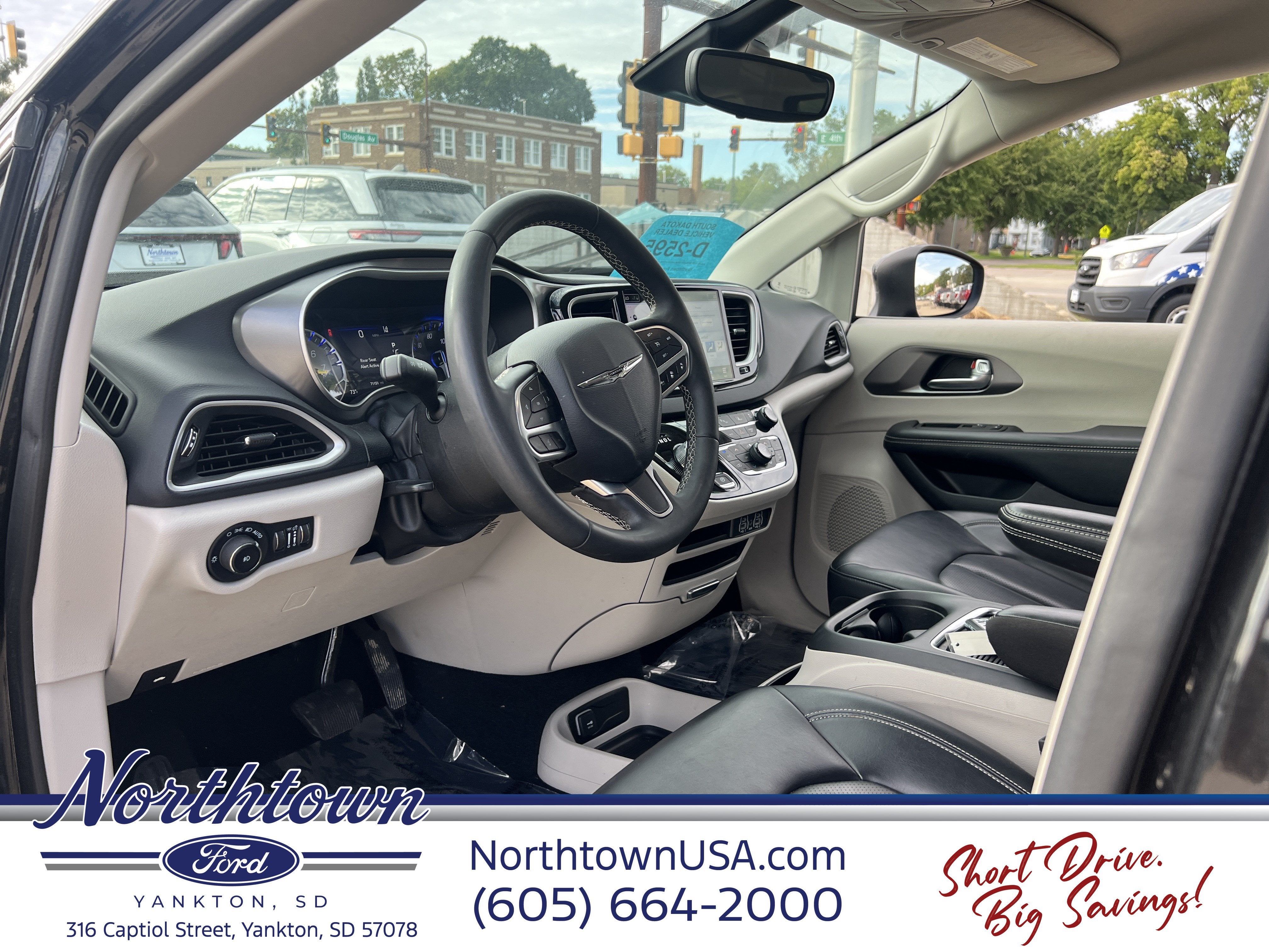 2023 Chrysler Pacifica Touring L