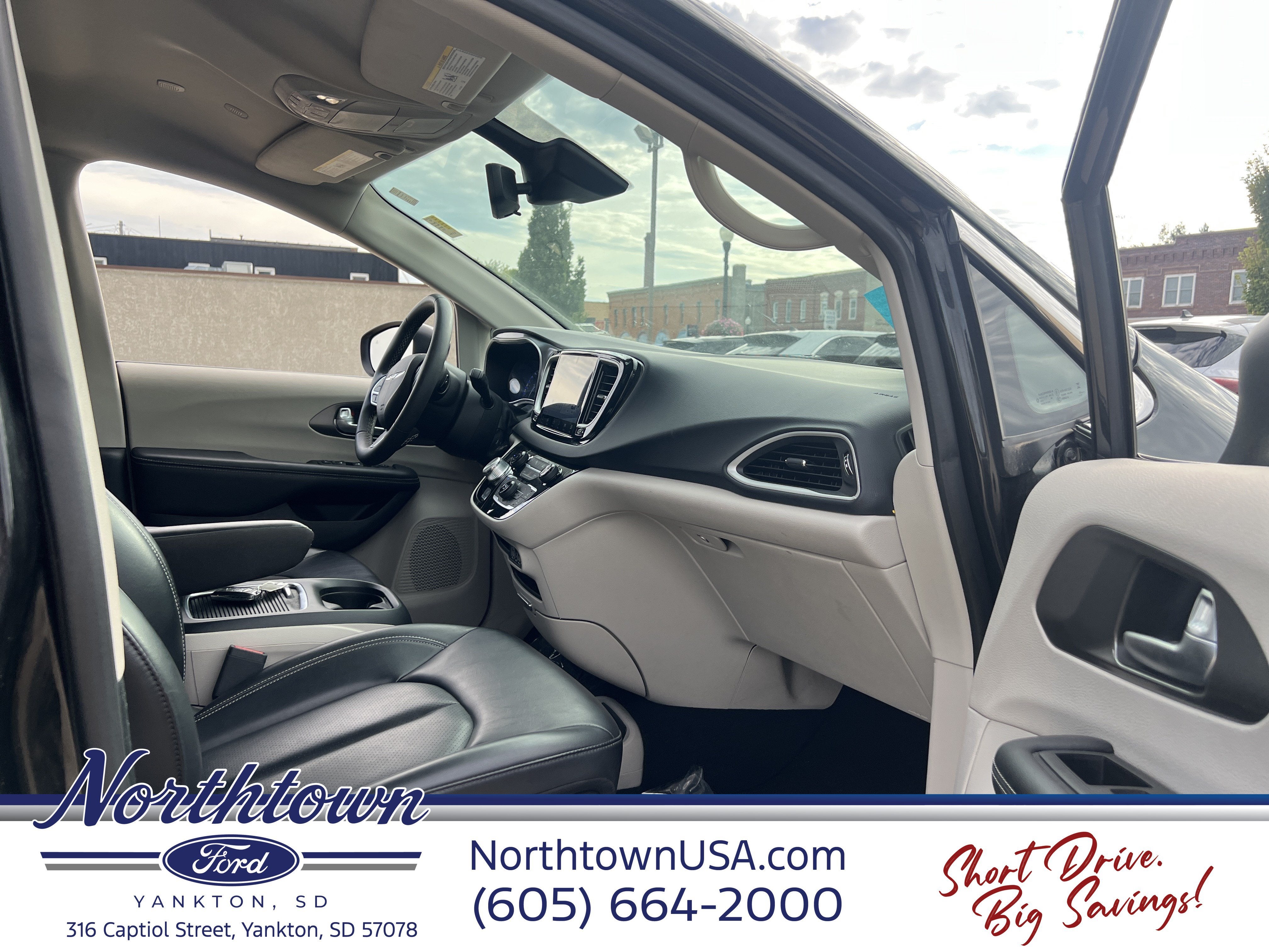 2023 Chrysler Pacifica Touring L