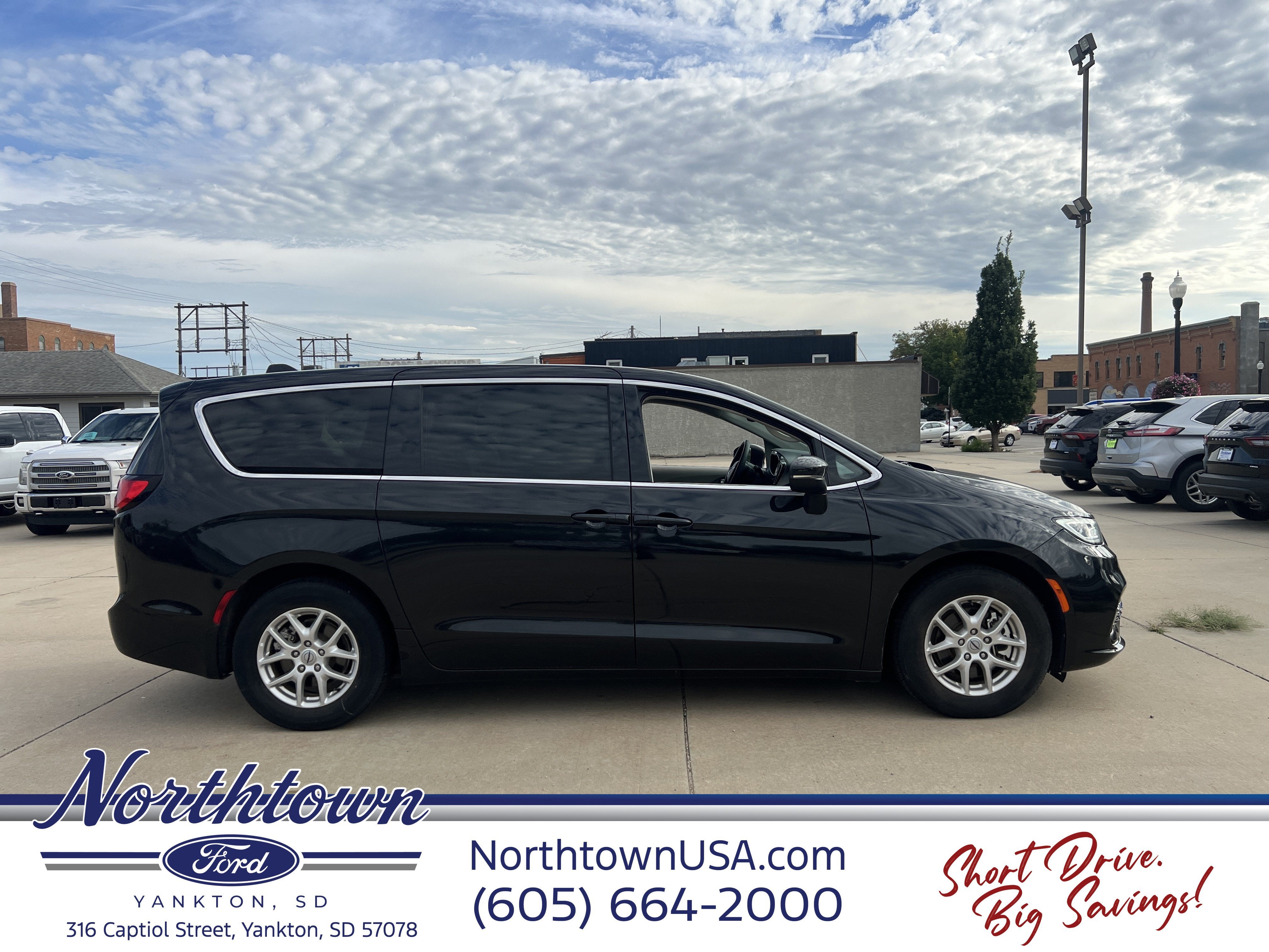 2023 Chrysler Pacifica Touring L