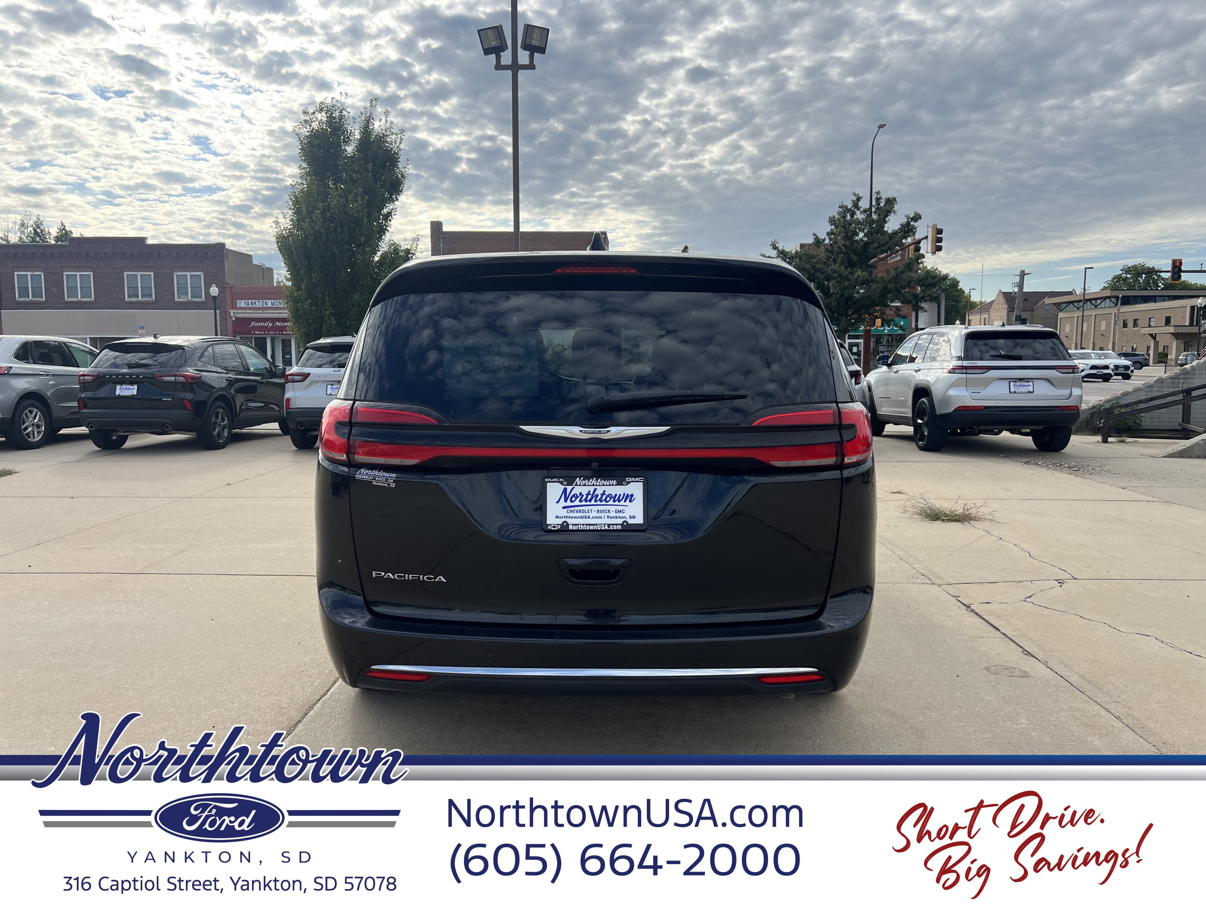 2023 Chrysler Pacifica Touring L