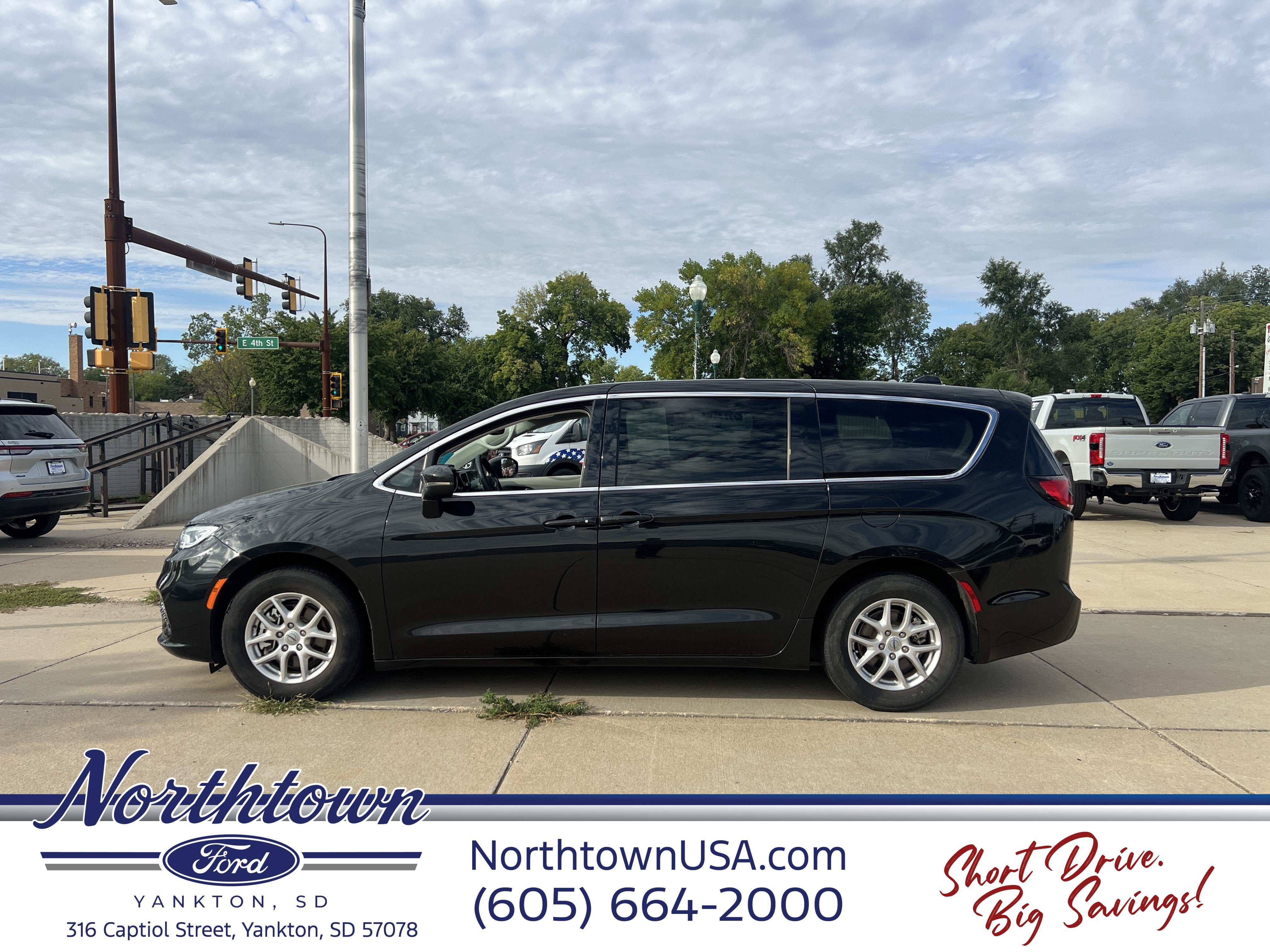 2023 Chrysler Pacifica Touring L