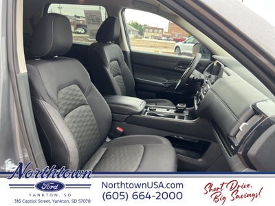 2024 Nissan Pathfinder S