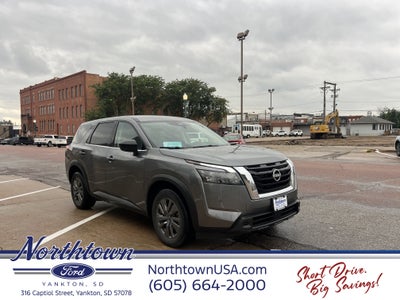 2024 Nissan Pathfinder S